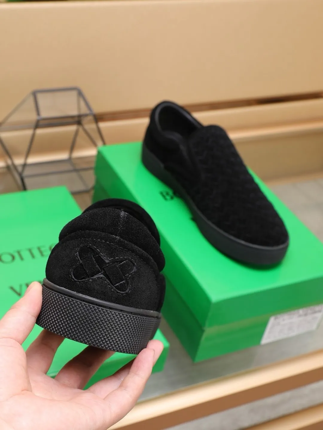 Men's men's shoes 💰Men's shoes 💰440💰🔥[BV] series of top purchasing agents 🔍Imported first-layer cowhide woven surface, cowhide foot pads lining environmentally friendly ♻️Does not fade, 💪Sole: Rubber combination original factory special original outsole ⚠Original and single goods 🔍🔍You can come in and out at will, welcome to compare ⚠Number of sizes: 38-44